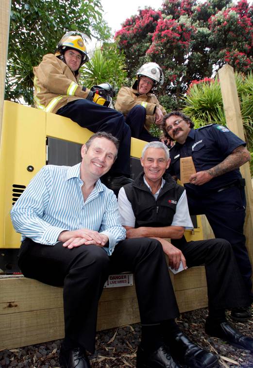 Phil Holden, Chief Executive, The Lion Foundation, Don Judkins, Grants General Manager, The Lion Foundation and Adam Knezovic, Chief Fire Officer, Shelly Beach Voluntary Rural Fire Force, with Steve White and Steve Carswell from the Shelly Beach Voluntary